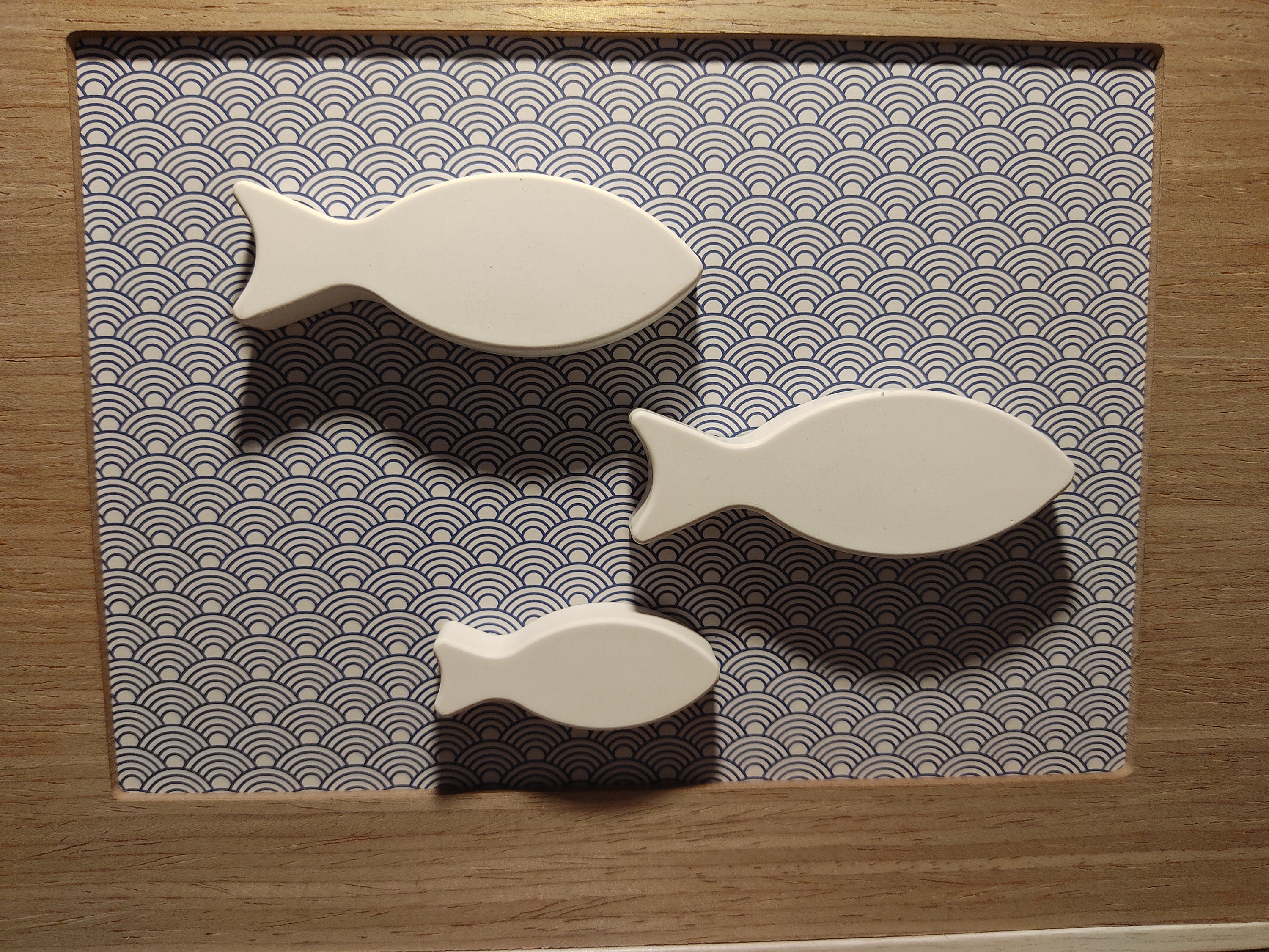 Tableau trois poissons blancs épurés