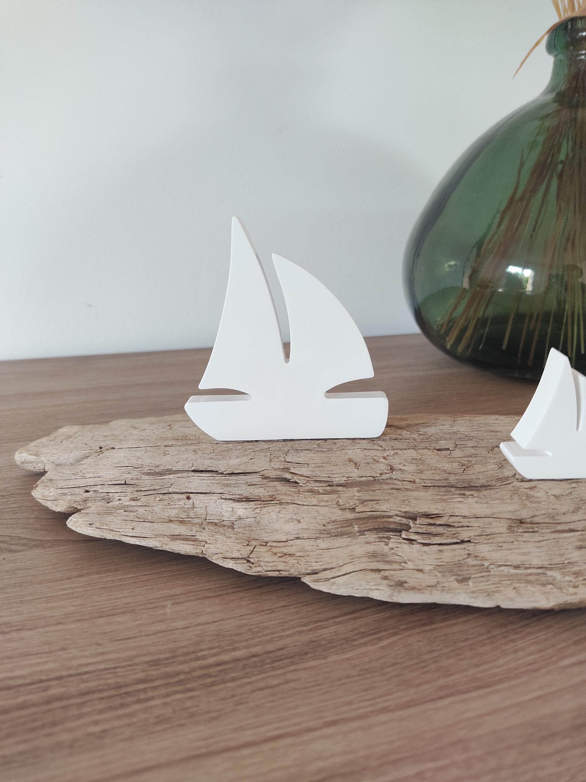 3 Voiliers blancs sur socle en  bois flotté