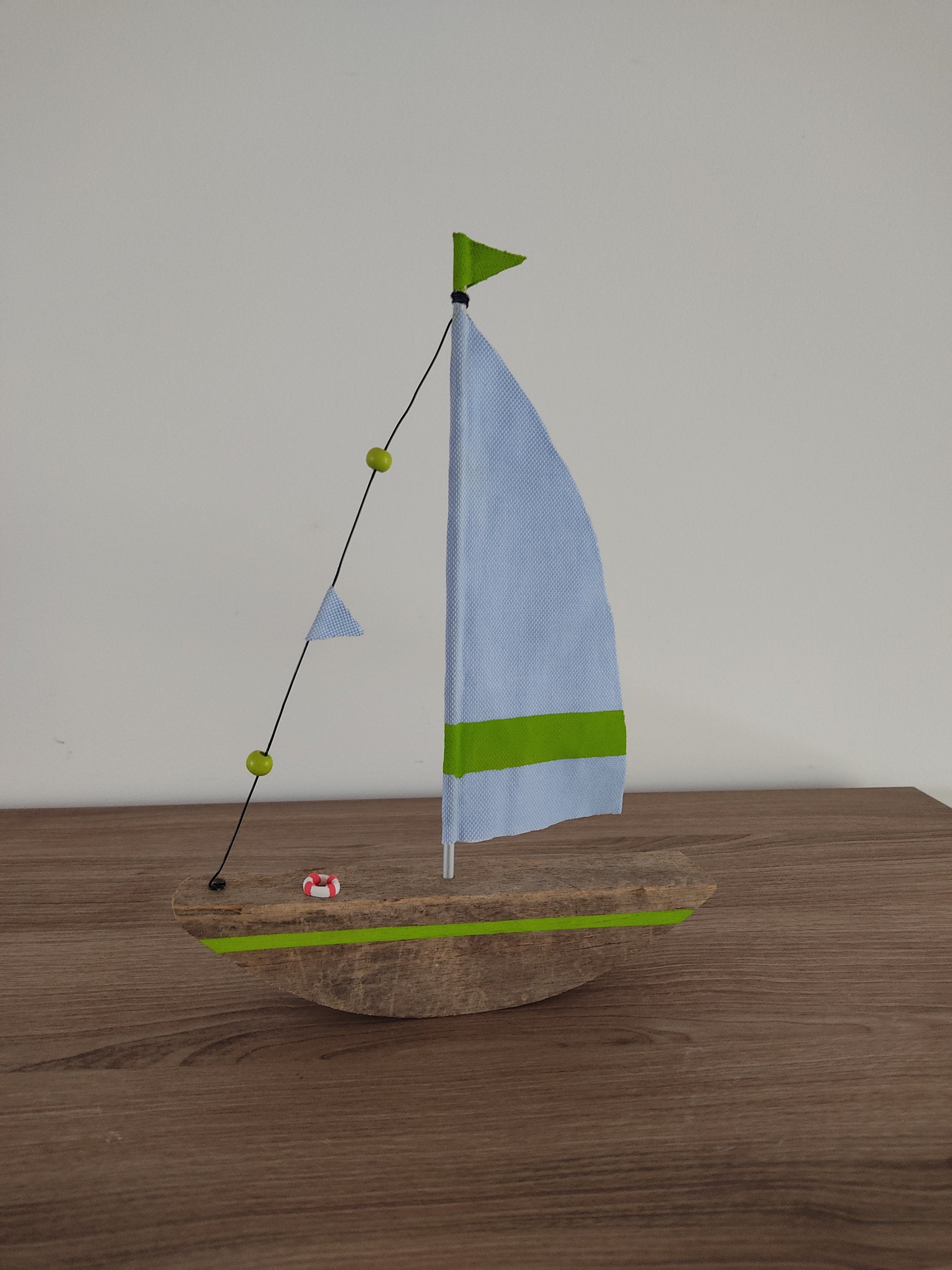 Voilier en bois flotté