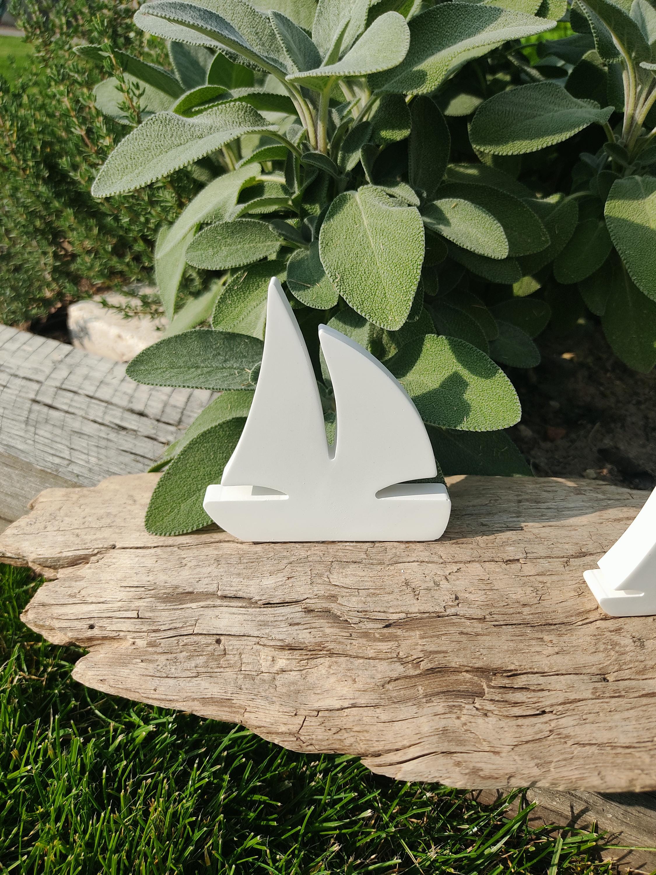 3 Voiliers blancs sur socle en  bois flotté
