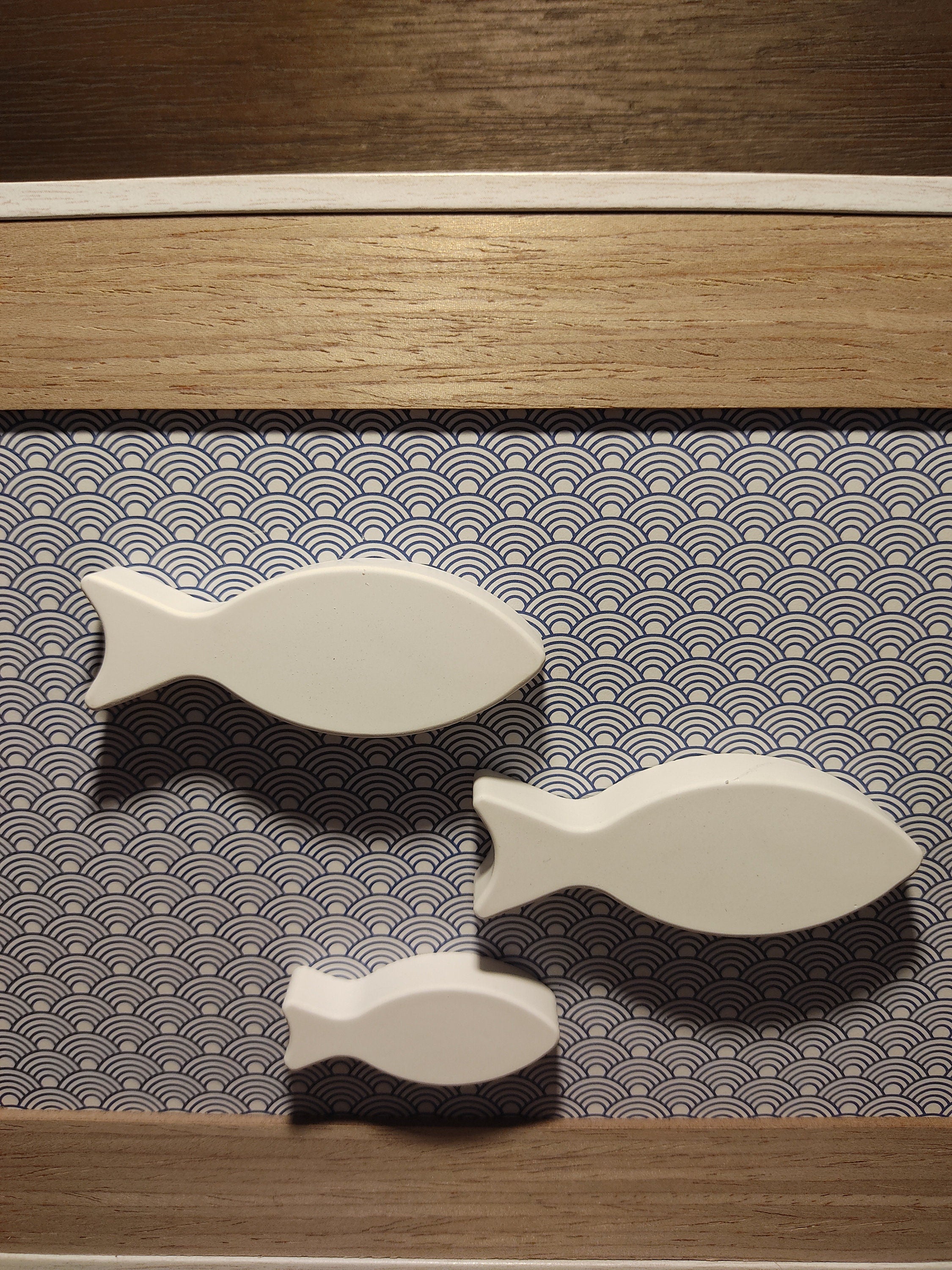 Tableau trois poissons blancs épurés