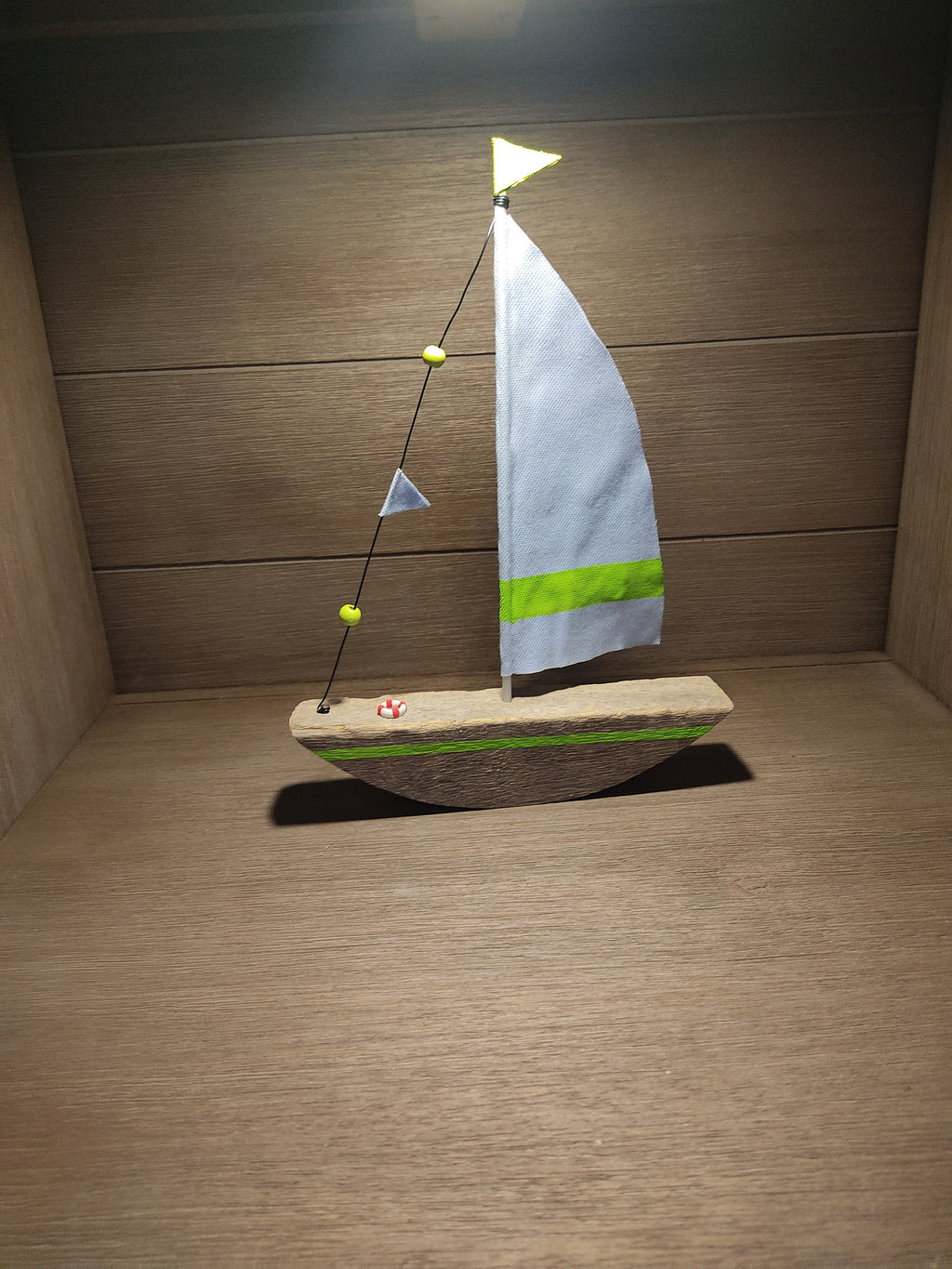Voilier en bois flotté