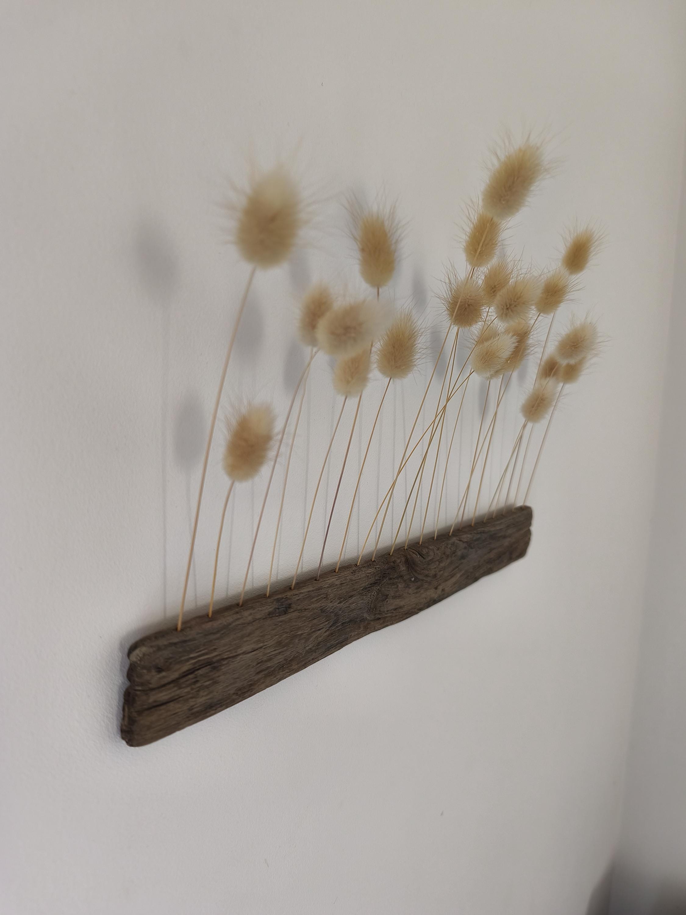 Décoration murale bois flotté et fleurs séchées