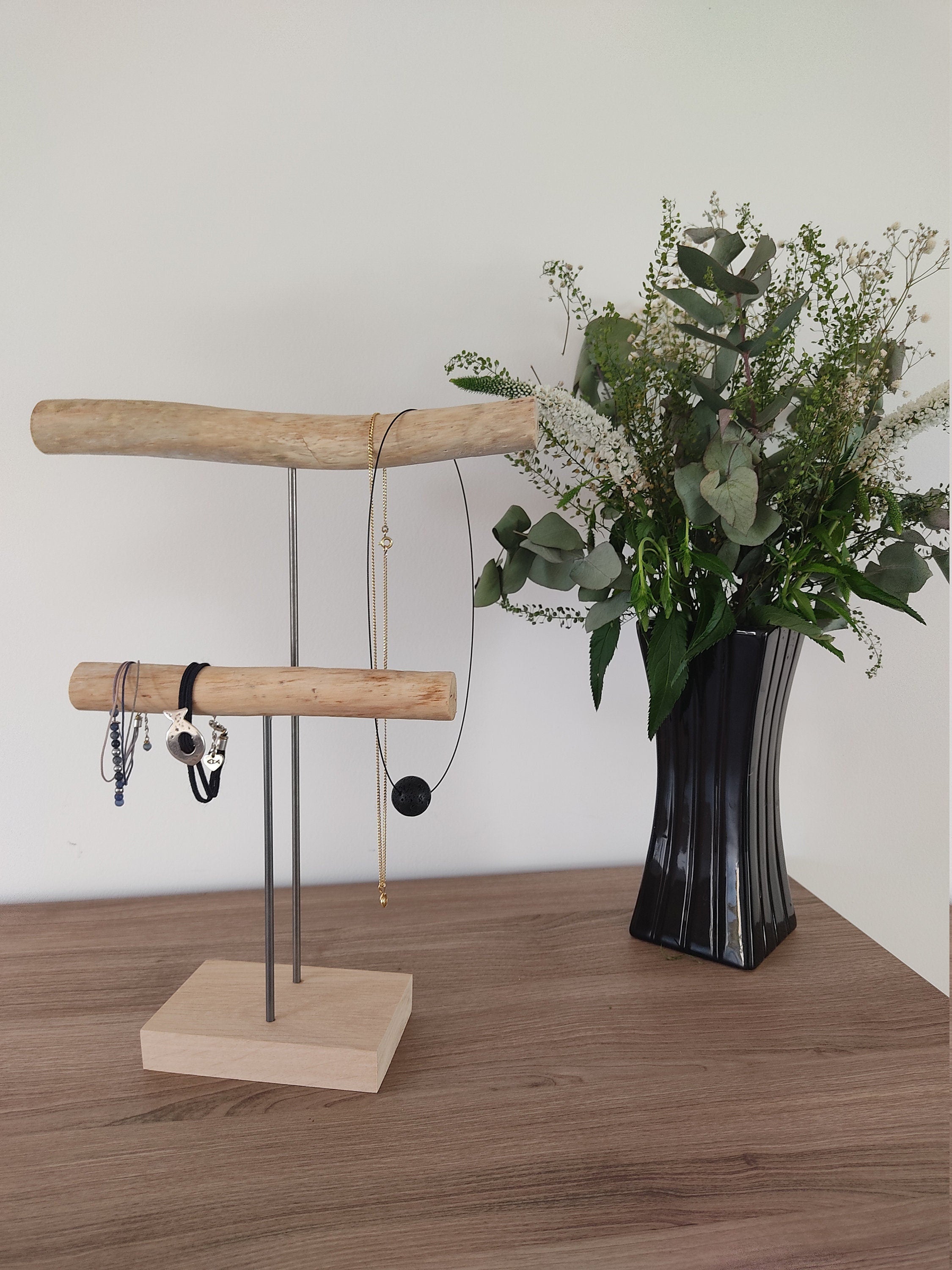 Porte bijoux en bois , support collier bracelet, support boutique écoresponsable